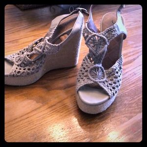 Lucky wedges taupe color